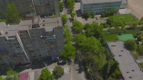 Aerial-shot-of-rooftops-and-run-down-apartment-complexes-in-Georgia