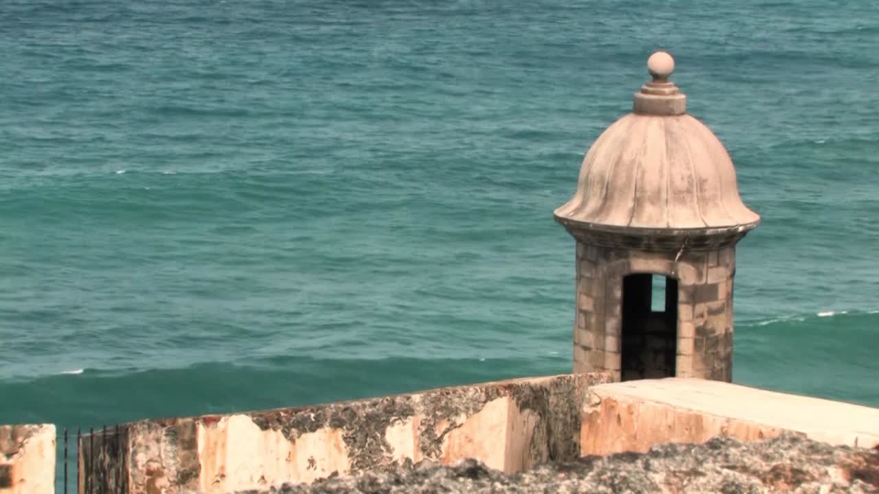 explorando castillo san felipe del morro en el viejo san juan