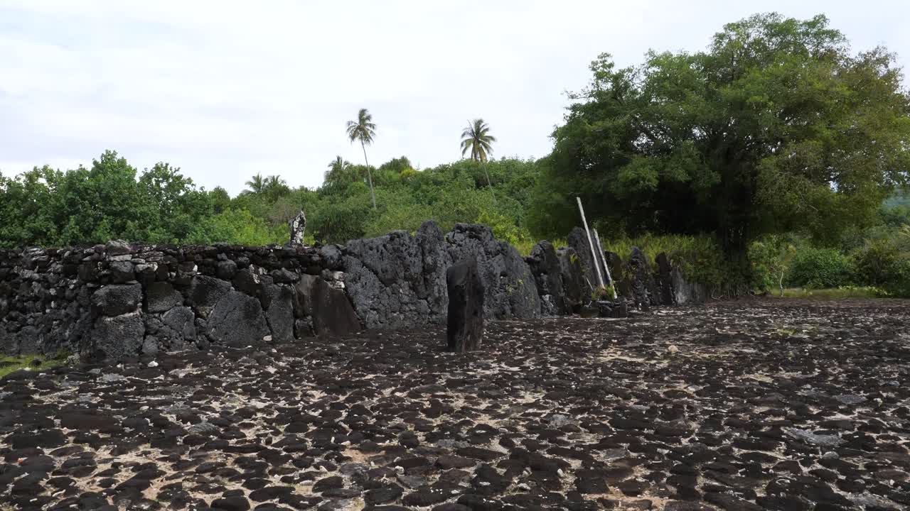 Antiche rovine in pietra a Uafato, Tonga