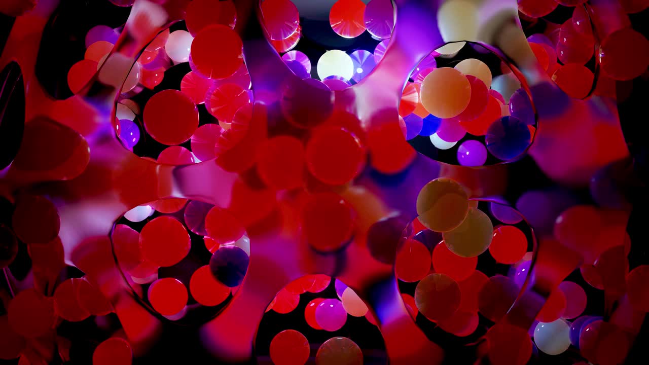 Composizione astratta di sfere colorate nell'aria, che si illuminano casualmente e si riflettono l'una nell'altra. Sfere multicolori nell'aria come un semplice sfondo geometrico scuro con effetti di luce. In un contenitore di vetro