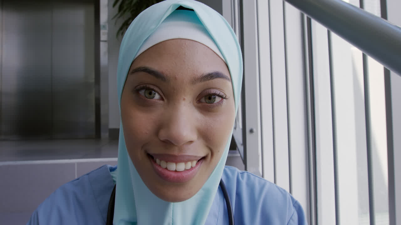 profesional médico que trabaja en un hospital