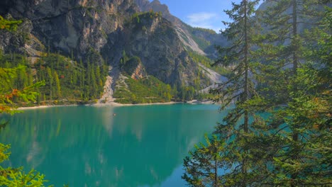 Footage-at-Lago-di-Braies,-up-the-mountains-in-European-Alps-in-Italian-Dolomites