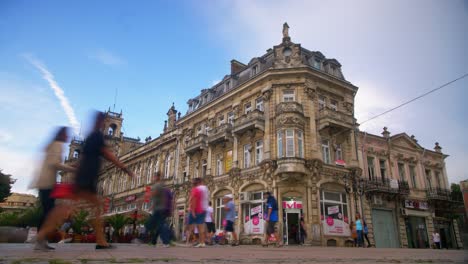 Verzierte-Geschäftsfronten-In-Sofia