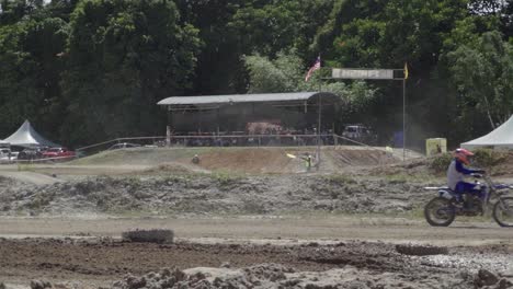 serikin bau dirt bike race,kuching,borneo.