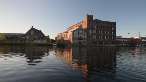 l'usine de chocolat droste est historique dans la ville de haarlem