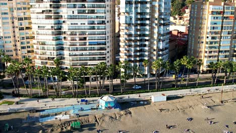 vista aérea de málaga, españa, de casas y hoteles de lujo