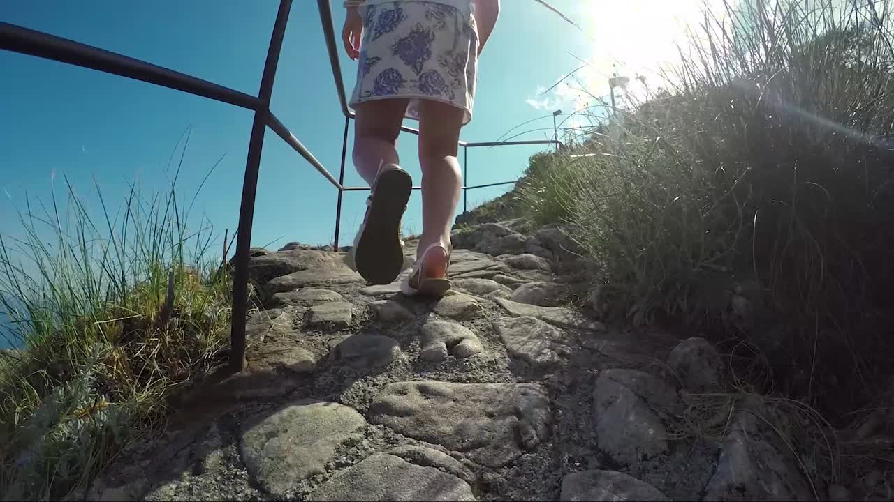 한걸음 한걸음 산을 오르다