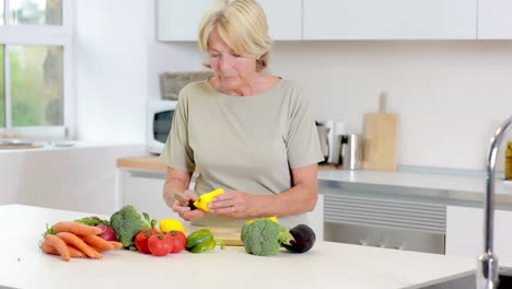 Old-woman-preparing-vegetables