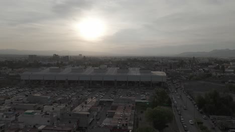 Atardecer-En-La-Estación-Cuautitlán-Del-Tren-Suburbano-De-México.