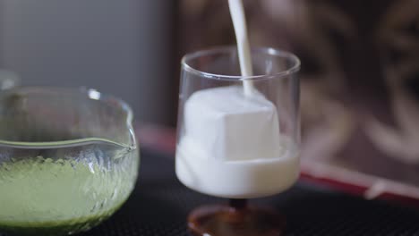 making an iced matcha latte