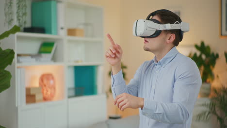 Creative Entrepreneur in VR