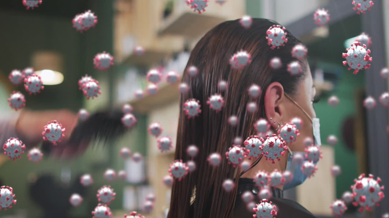 코로나바이러스 세포의 애니메이션 카우카시안 여성 미용사와 얼굴 마스크를 착용한 여성