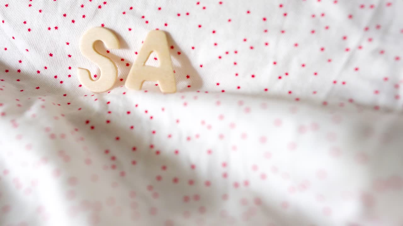 palabras de madera de ventas poniendo una escena de fondo demostrada de promoción