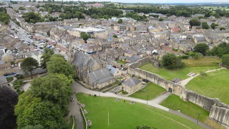 Barnard-Castle-market-town-in-Teesdale,-County-Durham,UK-Drone-footage-4K