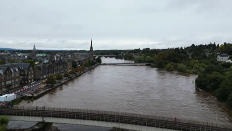 Luftaufnahmen-Zeigen-Den-überschwemmten-Fluss-Tay-In-Perth-Nach-Großen-Regenmengen-–-8