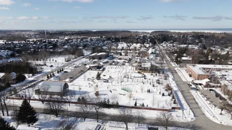 Toma-Aérea-De-Patinadores-Dando-Vueltas-En-Círculos-En-Canadá