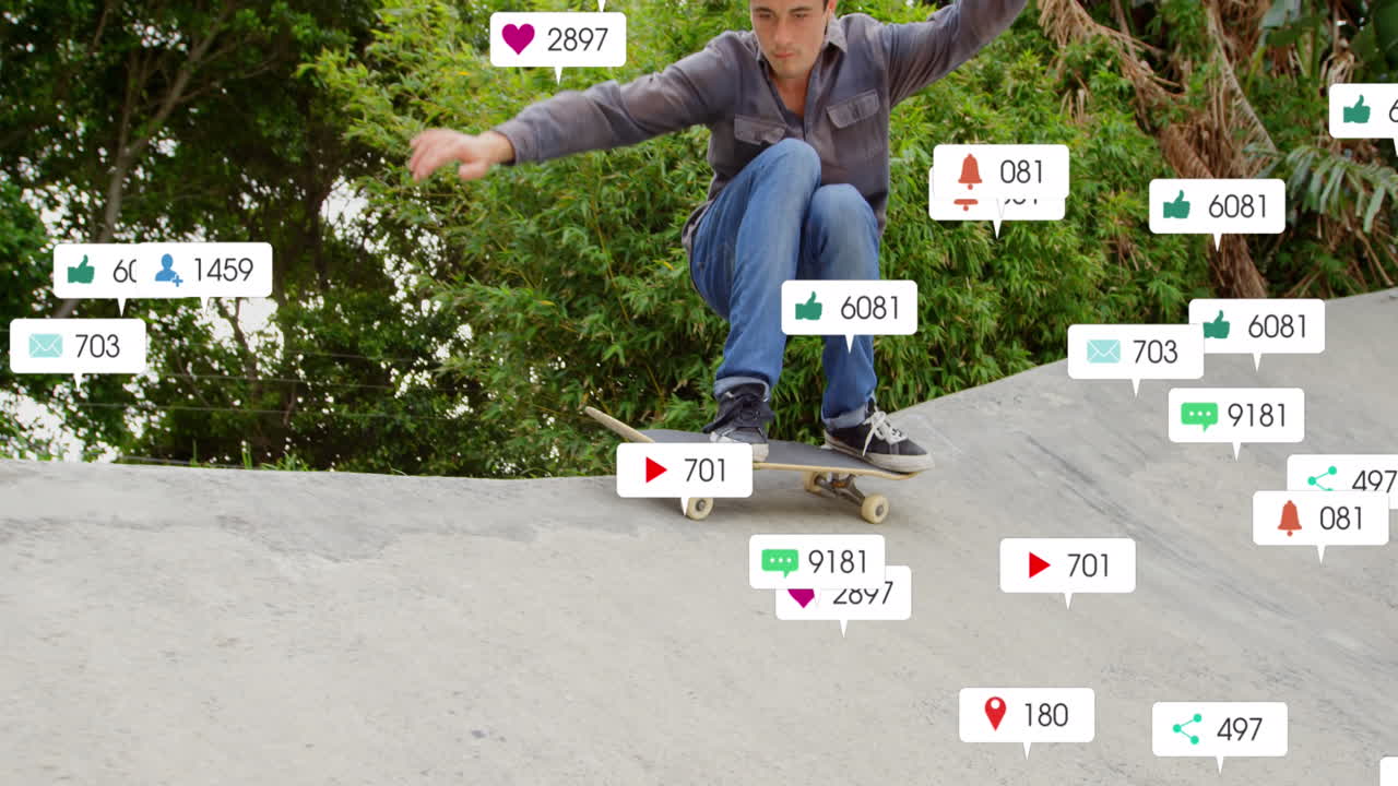 animación de barras de notificación sobre hombre caucásico haciendo patinaje en el parque