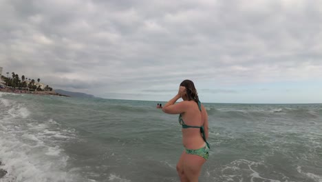 Spanien-Strand-Von-Malaga-Nerja-An-Einem-Bewölkten-Sommertag-Mit-Einer-Drohne-Und-Einer-Stabilisierten-Action-Cam-36