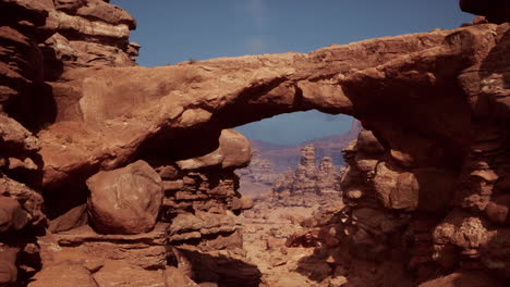 red rock canyon archway