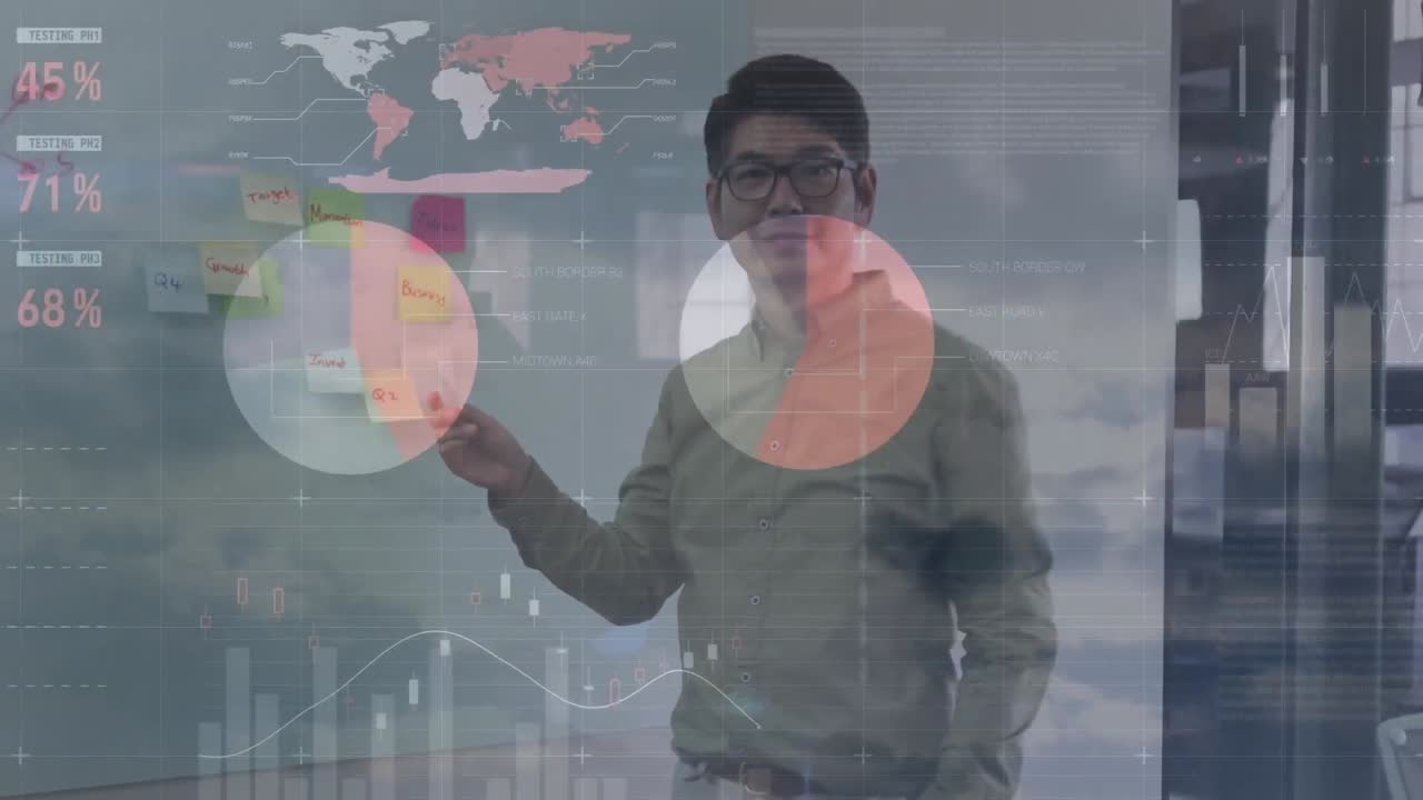 사무실에서 미소 짓는 아시아 사업가에 대한 데이터 처리 그래프와 차트 애니메이션