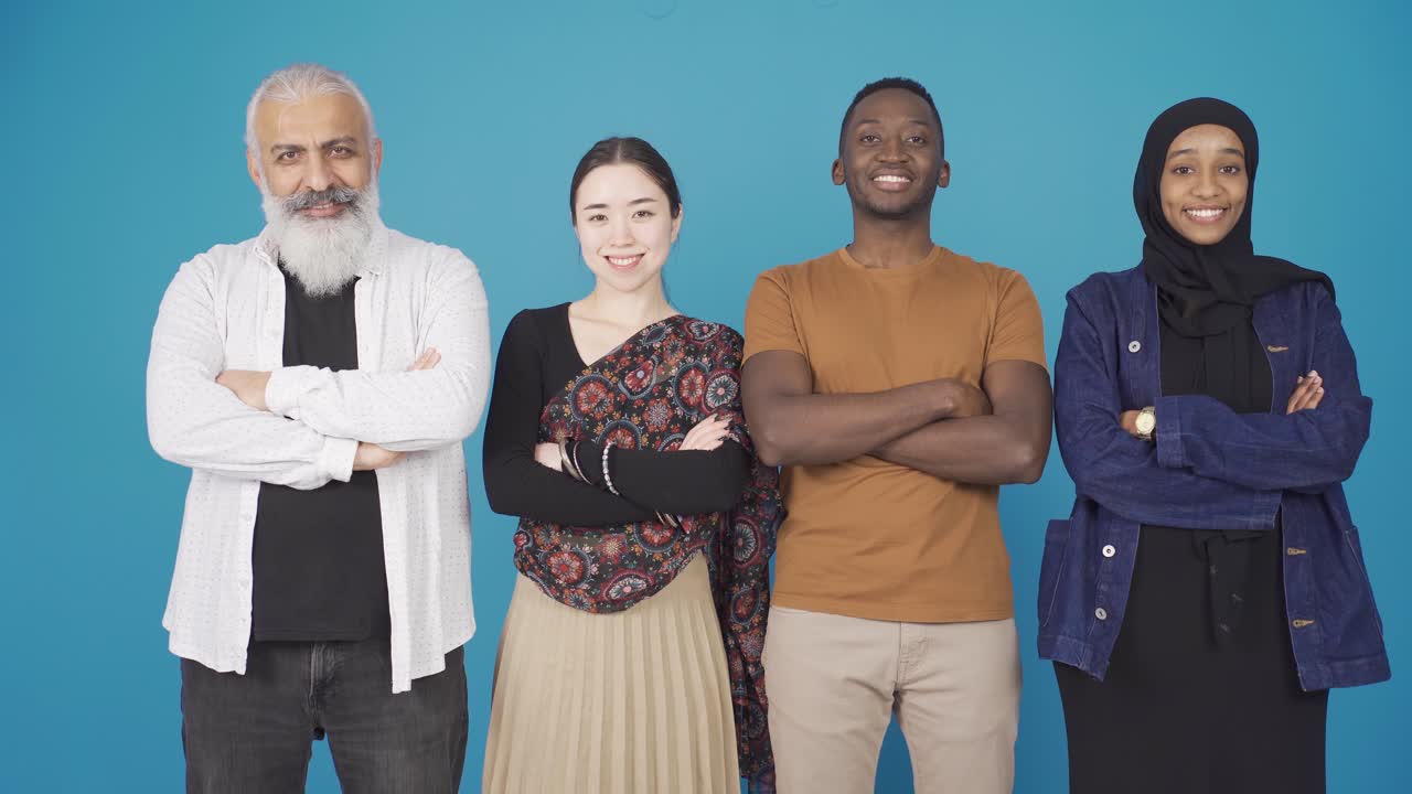 grupo diverso multiétnico de amigos con carreras exitosas. diferentes razas y concepto de etnicidad.