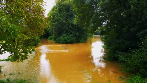 Schreckliche-4K-Drohnenaufnahmen-Aus-Der-Luft-Aus-Der-Slowenischen-Region-Podravje-Im-August