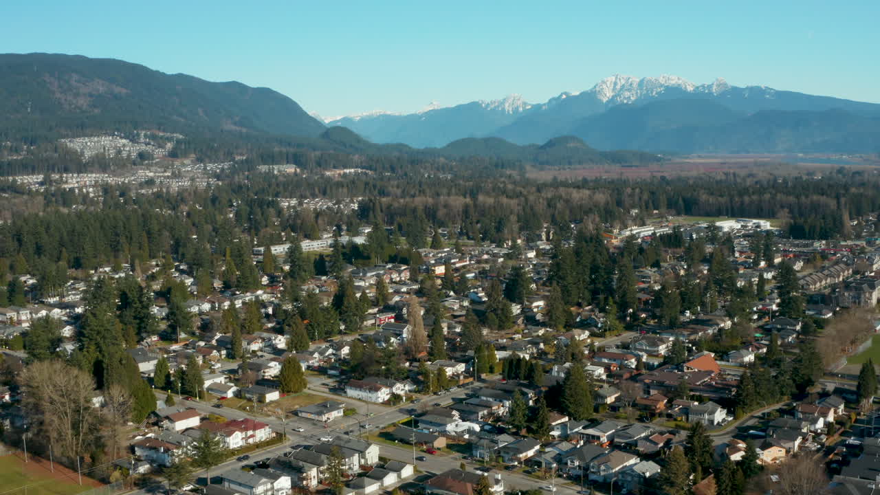 vista aérea de un barrio suburbano en greater vancouver, bc