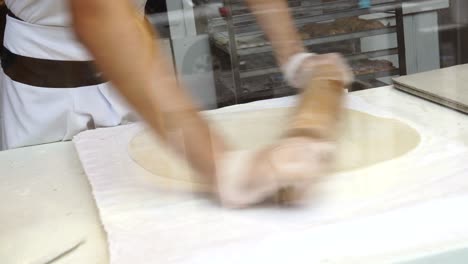 la masa para el enrollamiento de la panadería