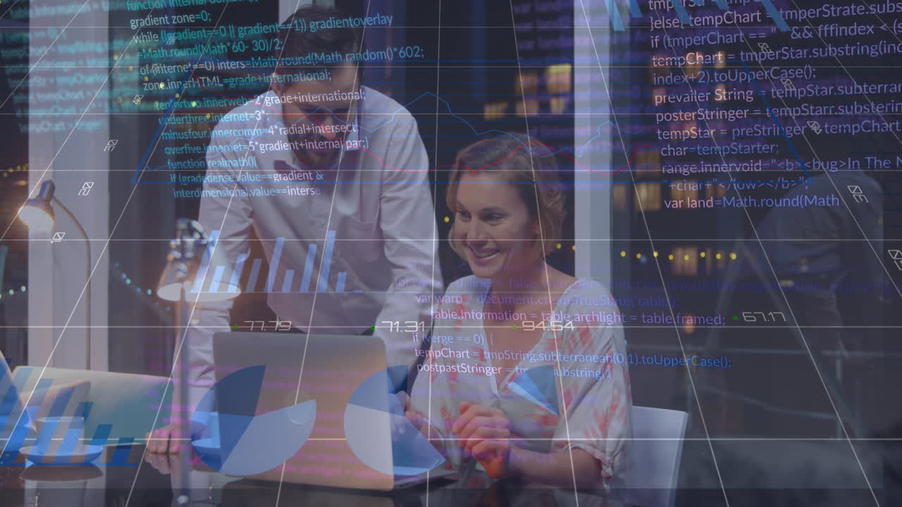 animación del procesamiento de datos estadísticos sobre hombres y mujeres diversos discutiendo sobre computadora portátil en la oficina