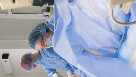 medical personnel attending a labor delivery