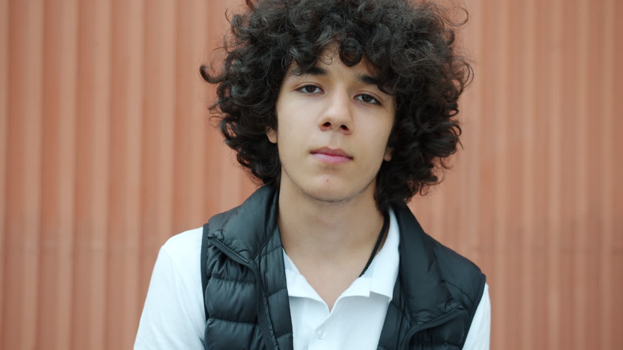 retrato de un muchacho adolescente