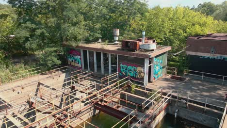 Pan-across-the-old-filtration-plant-in-Muskegon