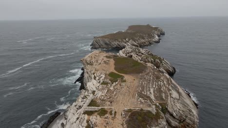 Isla-Ilha-De-Fora-Junto-A-La-Isla-Ilha-Do-Baleal-En-Las-Aguas-Del-Océano-Atlántico