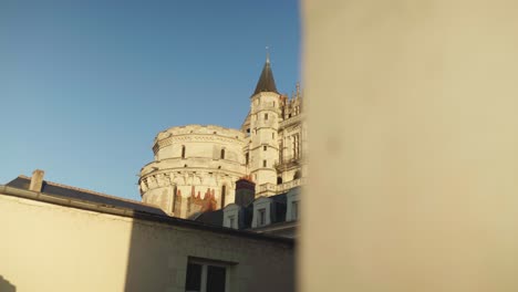 Revelación-Del-Castillo-Real-De-Amboise,-Hogar-Histórico-De-La-Realeza-Francesa