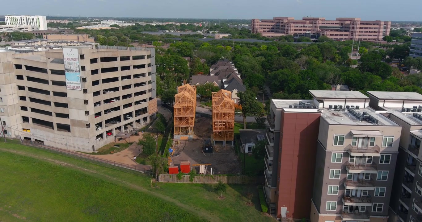 Novas Casas em Construção na Área do Texas Medical Center