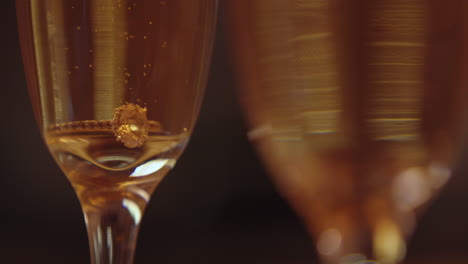 champagne glasses with gold