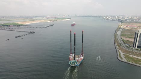 Un-Buque-De-Apoyo-En-Alta-Mar-Viaja-Actualmente-Desde-El-Océano-Atlántico-Hacia-El-Puerto-De-Lagos.