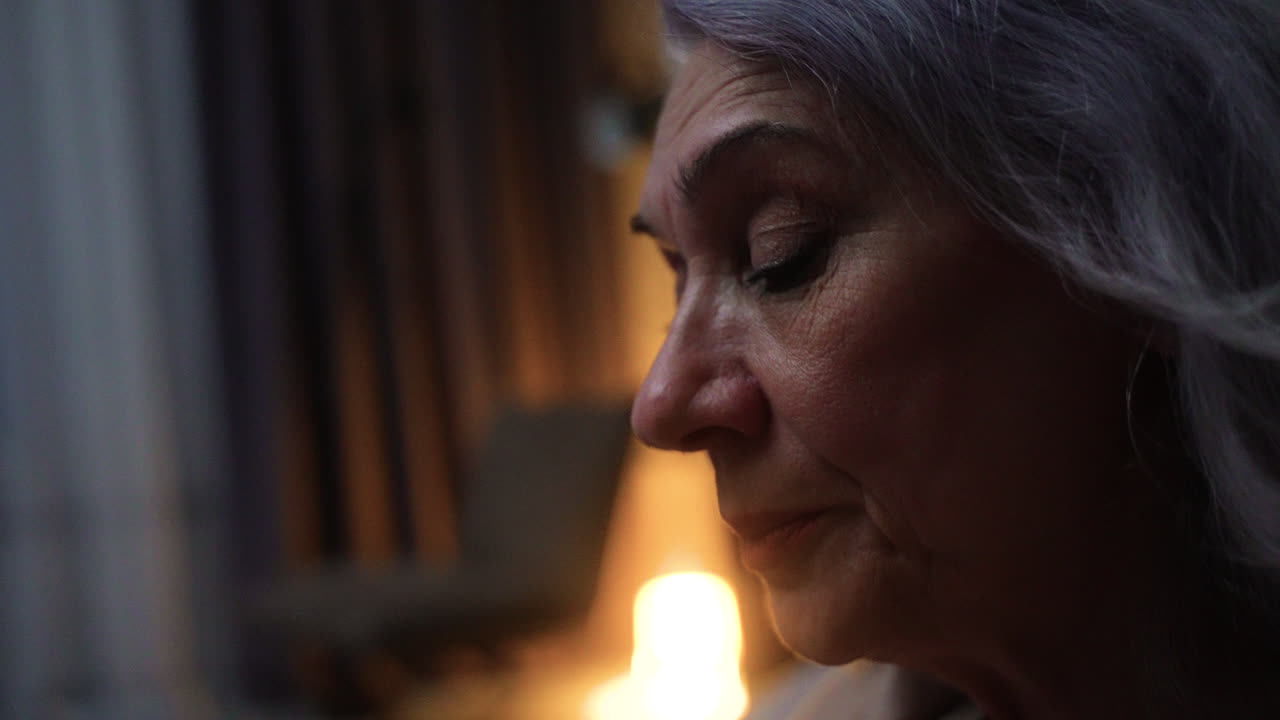 mujer tratando de dormir