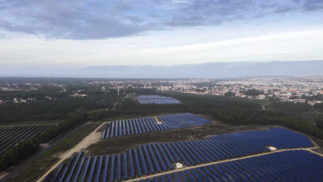 granja de energía solar. drone hiperlapso disparado
