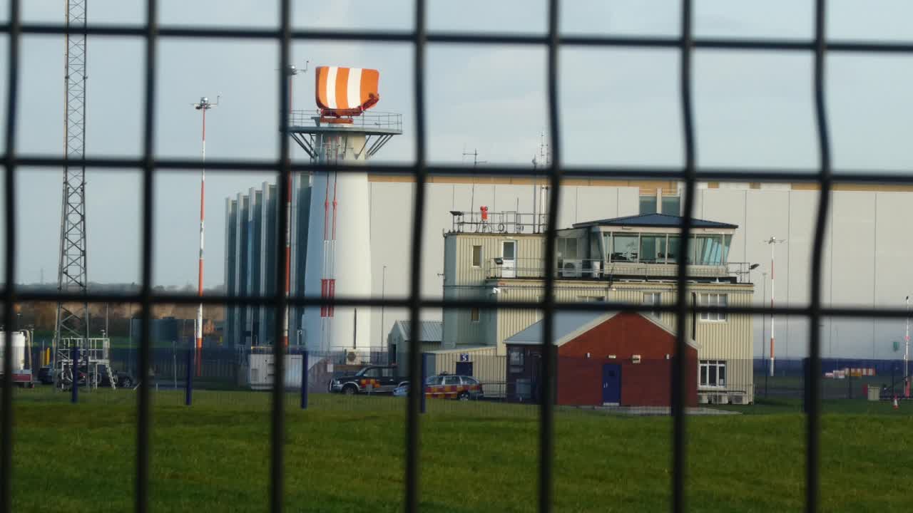 аэропорт аэродром радар авиационная вышка здание наведение система предупреждения