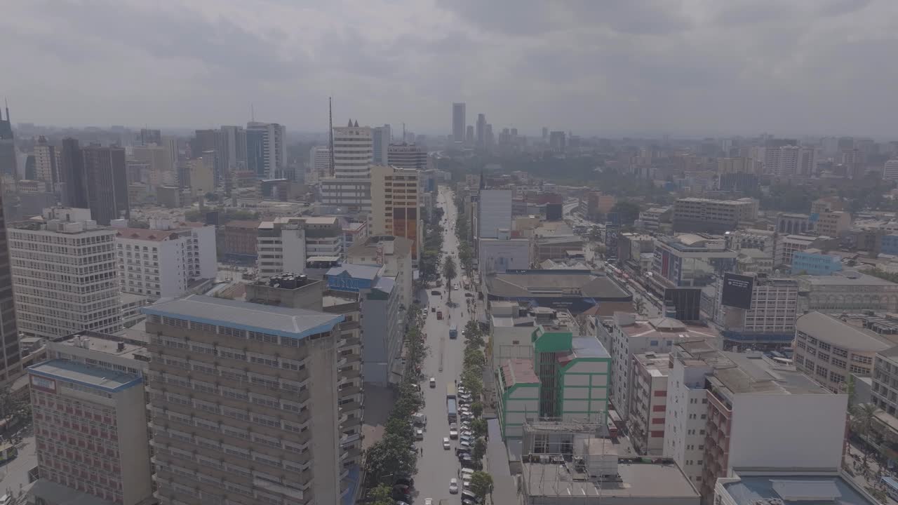 Un drone sorvola Moi Avenue a Nairobi, in Kenya