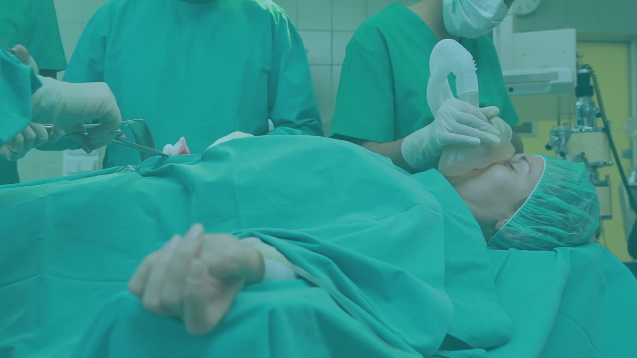 animación de la red de conexiones sobre los cirujanos que operan al paciente en la sala de operaciones