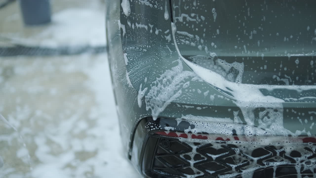 Autolavaggio e cura dei dettagli auto