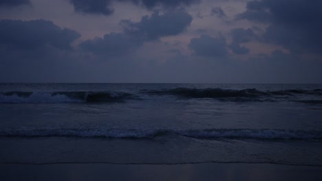 Ocean-with-small-waves-at-late-sunset