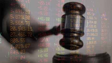 animación de las estadísticas y el procesamiento de datos financieros sobre el martillo del subastador