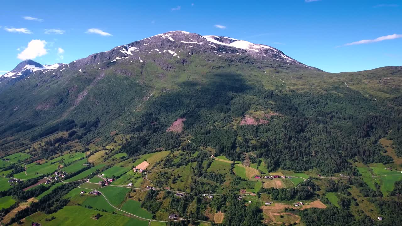 imágenes aéreas de la hermosa naturaleza de noruega.
