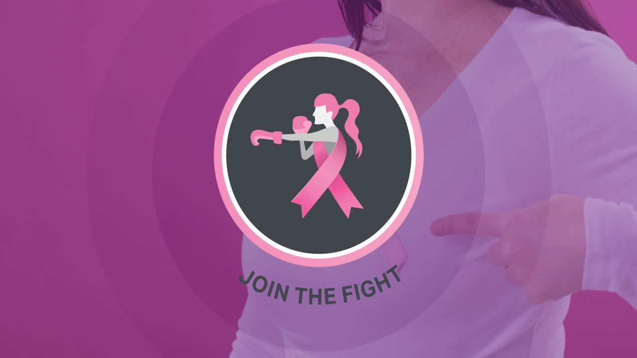 video del logotipo de concienciación sobre el cáncer de mama sobre una mujer caucásica que lleva una cinta rosa de concienciación sobre el cáncer