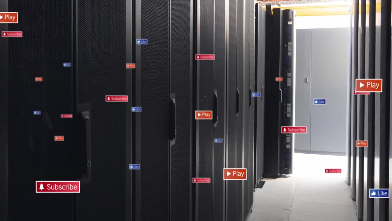 animación de los iconos de las redes sociales contra la sala de servidores de computadoras