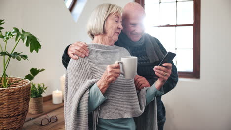 Senior-couple,-smartphone-and-communication