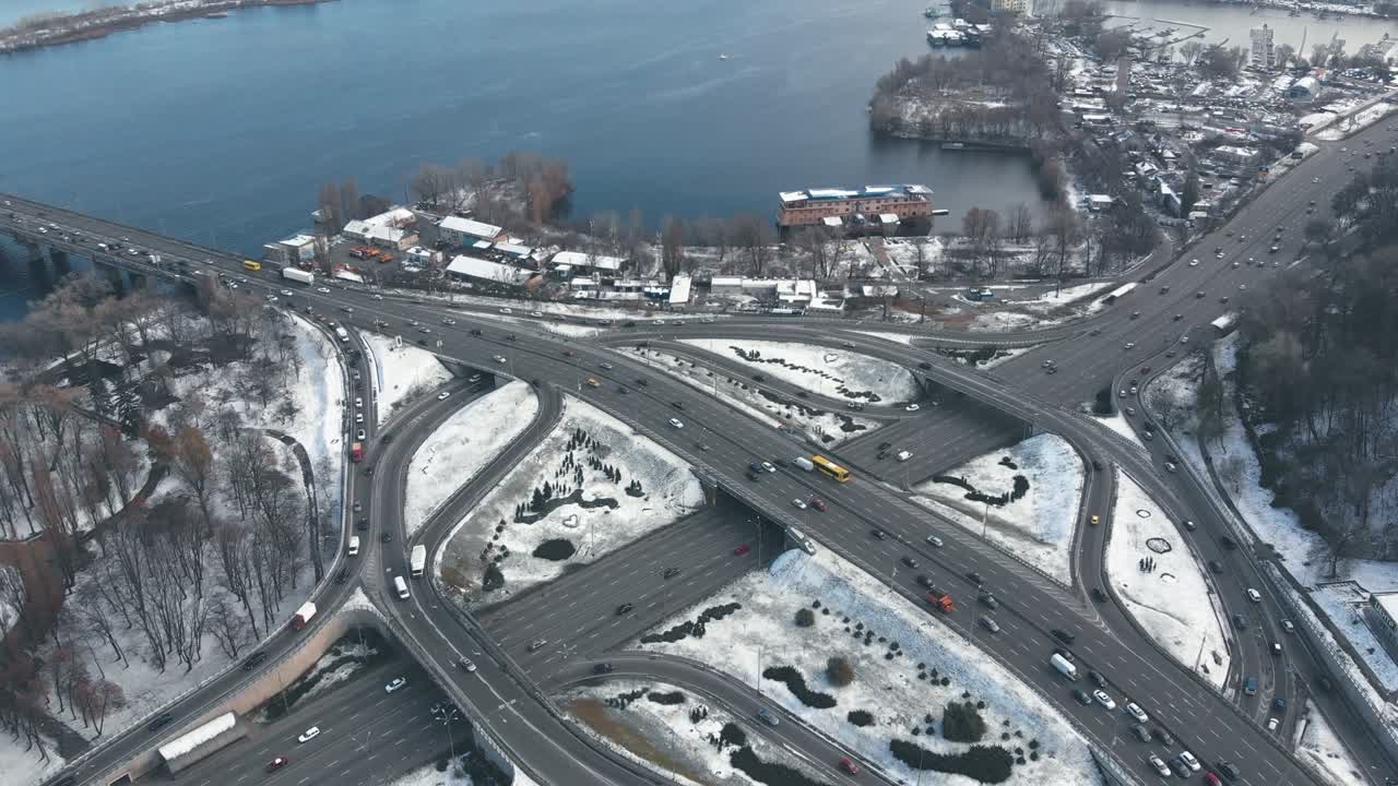 Kiev - capitale dell'Ucraina in inverno. Fiume Dnepr